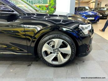 Audi E-TRON QUATTRO S LINE [2X SERVICES, SAT NAV, LEATHER, HEATED SEATS, PAN