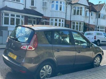 Renault Scenic 2.0 VVT Expression CVT Euro 5 5dr