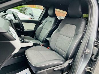 Renault Clio 1.6 E-TECH Techno Auto Euro 6 (s/s) 5dr