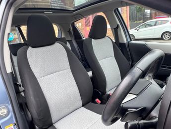 Toyota Yaris VVT-I T SPIRIT
