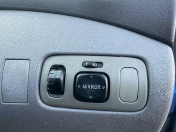 Toyota Yaris 1.0 VVT-i 16v CDX 5dr