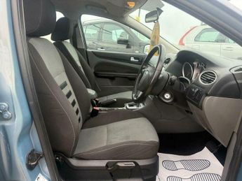 Ford Focus 1.6 Zetec 5dr