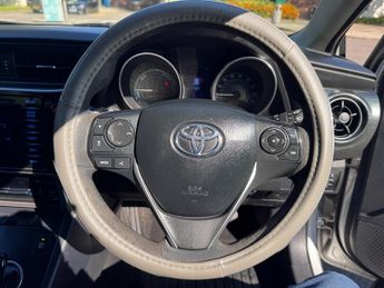 Toyota Auris VVT-I ACTIVE TOURING SPORTS