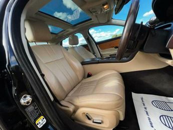 Jaguar XJ 3.0d V6 Luxury Auto Euro 5 (s/s) 4dr (LWB)
