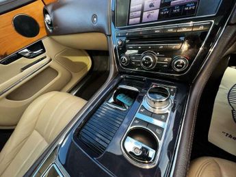 Jaguar XJ 3.0d V6 Luxury Auto Euro 5 (s/s) 4dr (LWB)