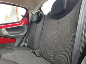 Toyota AYGO VVT-I PLUS