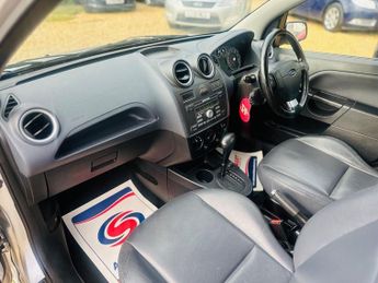 Ford Fiesta 1.6 Ghia Hatchback 5dr Petrol Automatic (176 g/km, 99 bhp)