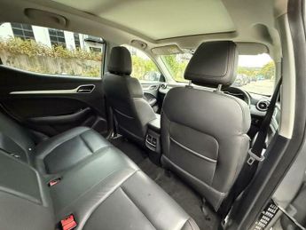 MG ZS 51.1kWh Trophy Auto 5dr