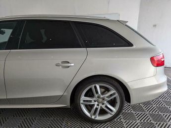 Audi A4 Avant 2.0 TDI S line Multitronic Euro 5 (s/s) 5dr