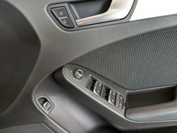 Audi A4 Avant 2.0 TDI S line Multitronic Euro 5 (s/s) 5dr