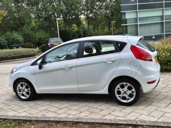 Ford Fiesta 1.4 Zetec Hatchback 5dr Petrol Automatic (154 g/km, 94 bhp)