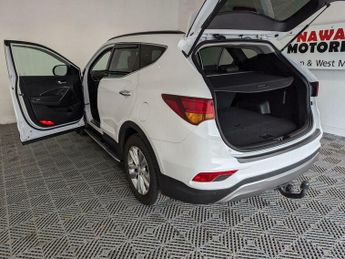 Hyundai Santa Fe 2.2 CRDi Blue Drive Premium Auto 4WD Euro 6 (s/s) 5dr