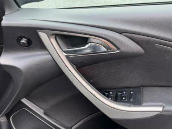 Vauxhall Astra 1.7 CDTi ecoFLEX Elite Euro 5 5dr