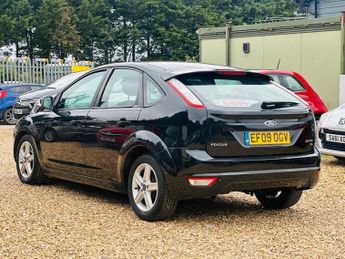 Ford Focus 1.6 Zetec Hatchback 5dr Petrol Automatic (184 g/km, 99 bhp)