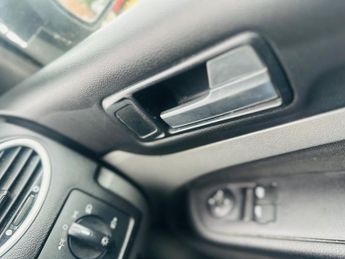 Ford Focus 1.6 Zetec Hatchback 5dr Petrol Automatic (184 g/km, 99 bhp)