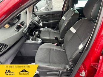 Renault Scenic DYNAMIQUE TOMTOM DCI
