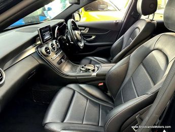 Mercedes C Class C220 D AMG LINE PREMIUM [9X SERVICES, LEATHER, HEATED SEATS, PAN