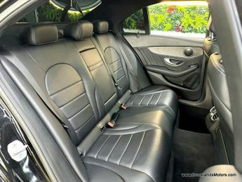 Mercedes C Class C220 D AMG LINE PREMIUM [9X SERVICES, LEATHER, HEATED SEATS, PAN