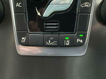 Volvo XC60 2.0 T5 R-Design Premium SUV 5dr Petrol Powershift Euro 5 (240 ps
