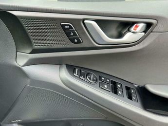 Hyundai Ioniq 1.6 h-GDi Premium SE DCT Euro 6 (s/s) 5dr