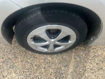 Toyota Prius 1.8 VVT-h T3 CVT Euro 5 (s/s) 5dr
