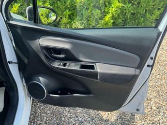 Toyota Yaris 1.5 VVT-h Icon E-CVT Euro 6 5dr