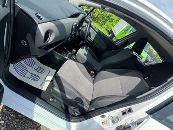 Toyota Yaris 1.5 VVT-h Icon E-CVT Euro 6 5dr