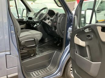 Renault Master RENAULT MASTER MEDIUM WHEELBASE HIGHROOF WITH AIRCON 12,950 PLUS
