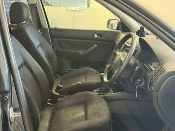 Volkswagen Golf 1.4 S Hatchback 5dr Petrol Manual (163 g/km, 75 bhp)
