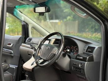 Toyota Vellfire Golden Eyes