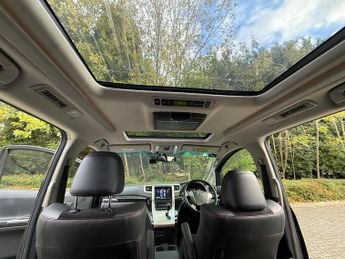 Toyota Vellfire Golden Eyes