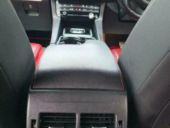 Jaguar F-Pace 2.0 D180 R-Sport Auto AWD Euro 6 (s/s) 5dr