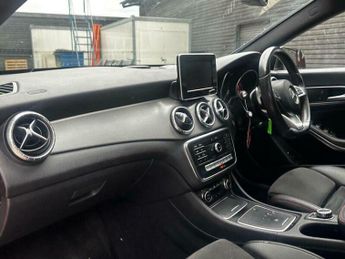 Mercedes-Benz CLA 1.6 CLA180 AMG Line Coupe 7G-DCT Euro 6 (s/s) 4dr