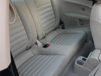 Volkswagen Beetle 1.2 TSI Design Hatchback 3dr Petrol DSG Euro 5 (105 ps)