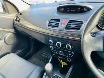Renault Megane 1.6 16V Expression Euro 5 5dr