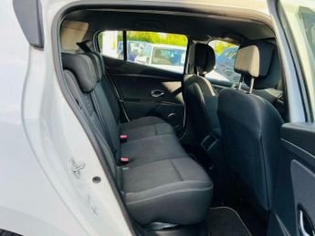 Renault Megane 1.6 16V Expression Euro 5 5dr