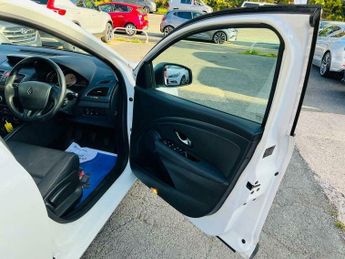 Renault Megane 1.6 16V Expression Euro 5 5dr