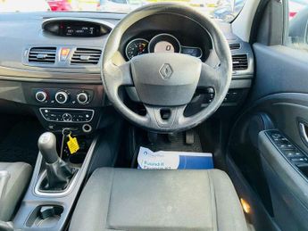 Renault Megane 1.6 16V Expression Euro 5 5dr