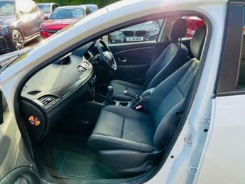 Renault Megane 1.6 16V Expression Euro 5 5dr