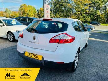 Renault Megane 1.6 16V Expression Euro 5 5dr