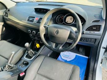 Renault Megane 1.6 16V Expression Euro 5 5dr