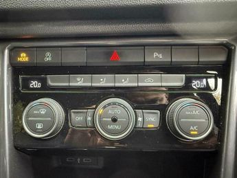 Volkswagen T-Roc 2.0 TDI R-Line DSG Euro 6 (s/s) 5dr