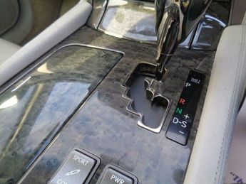 Lexus LS 5.0 600h V8 L CVT 4WD Euro 5 (s/s) 4dr