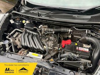 Nissan Juke 1.6 N-Connecta SUV 5dr Petrol XTRON Euro 6 (117 ps)