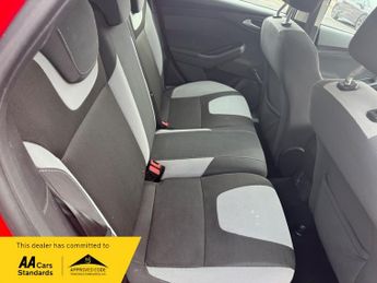 Ford Focus 1.6 Zetec Powershift Euro 5 5dr
