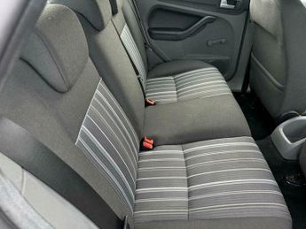 Ford Focus 1.6 Style 5dr