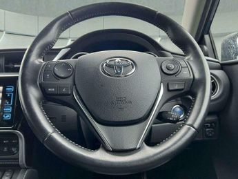 Toyota Auris 1.8 VVT-h Excel CVT Euro 6 (s/s) 5dr (Safety Sense)