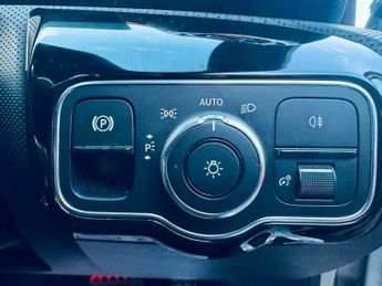 Mercedes-Benz A Class 1.3 A250e 15.6kWh AMG Line (Executive) 8G-DCT Euro 6 (s/s) 4dr