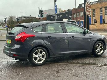 Ford Focus 1.6 Zetec Powershift Euro 5 5dr