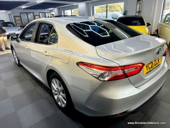 Toyota Camry 2.5 VVT-I DESIGN [SAT NAV, REVERSE CAMERA]